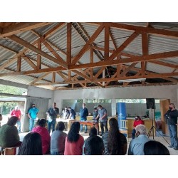 Famílias de Itambezinho formam associação que fará gestão do abastecimento de água